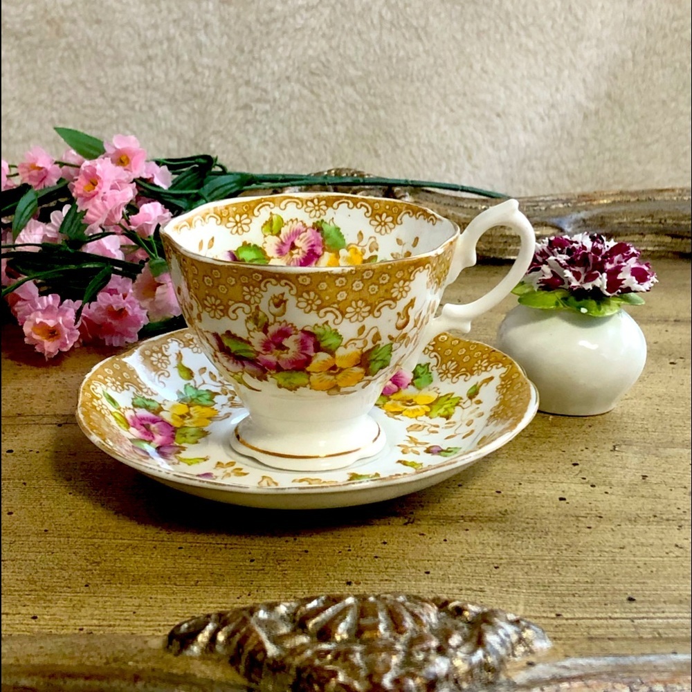 Vintage Royal Albert Crown China “Lovelace” Teacup & Saucer 1930c